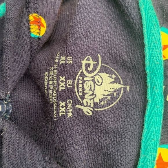 Disney Used Graphic Sweater Warm & Cozy Athleisure Wear Comfy Loungewear - Picture 5 of 6